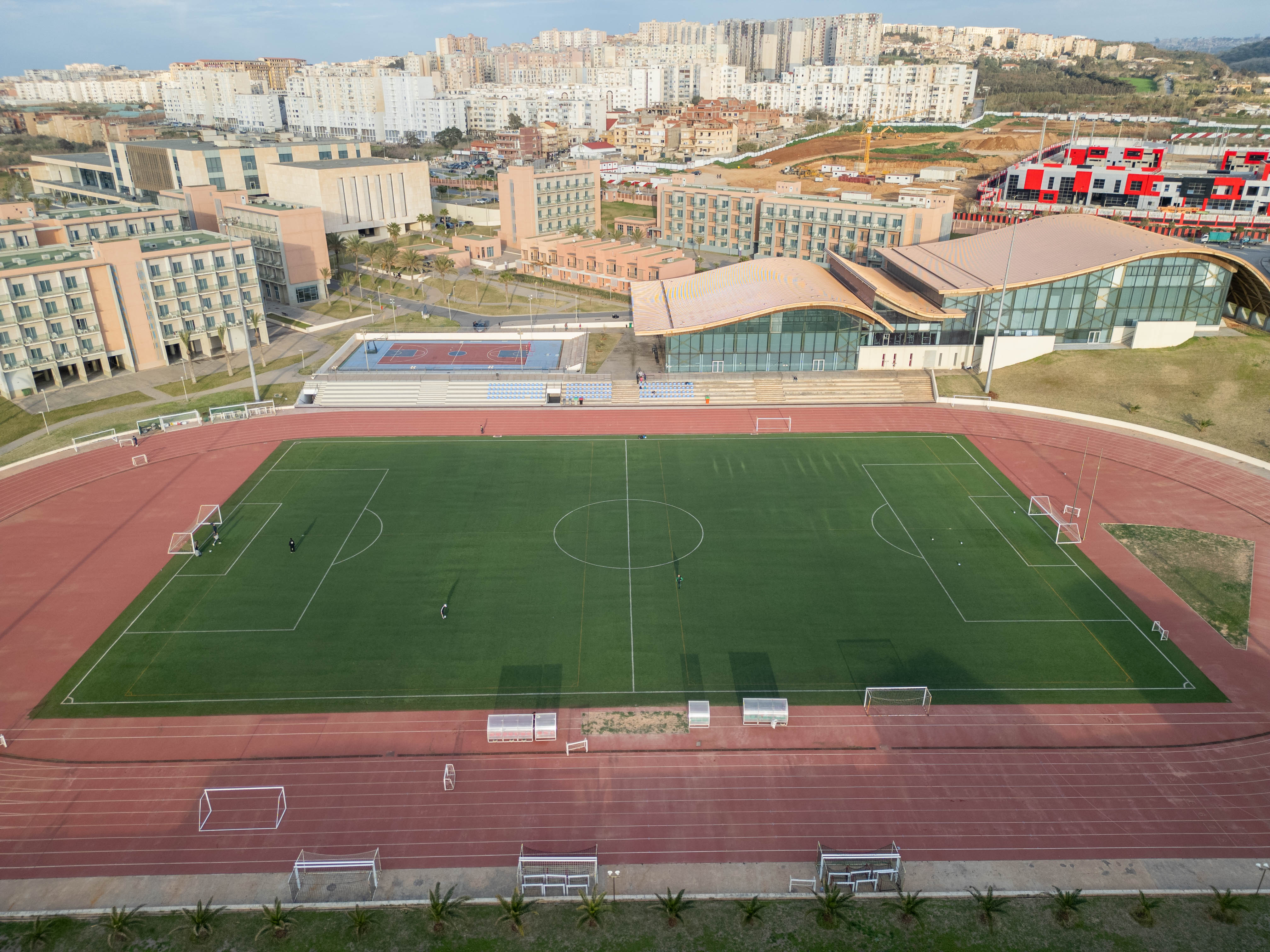 Terrain de football ESHRA — vue aérienne