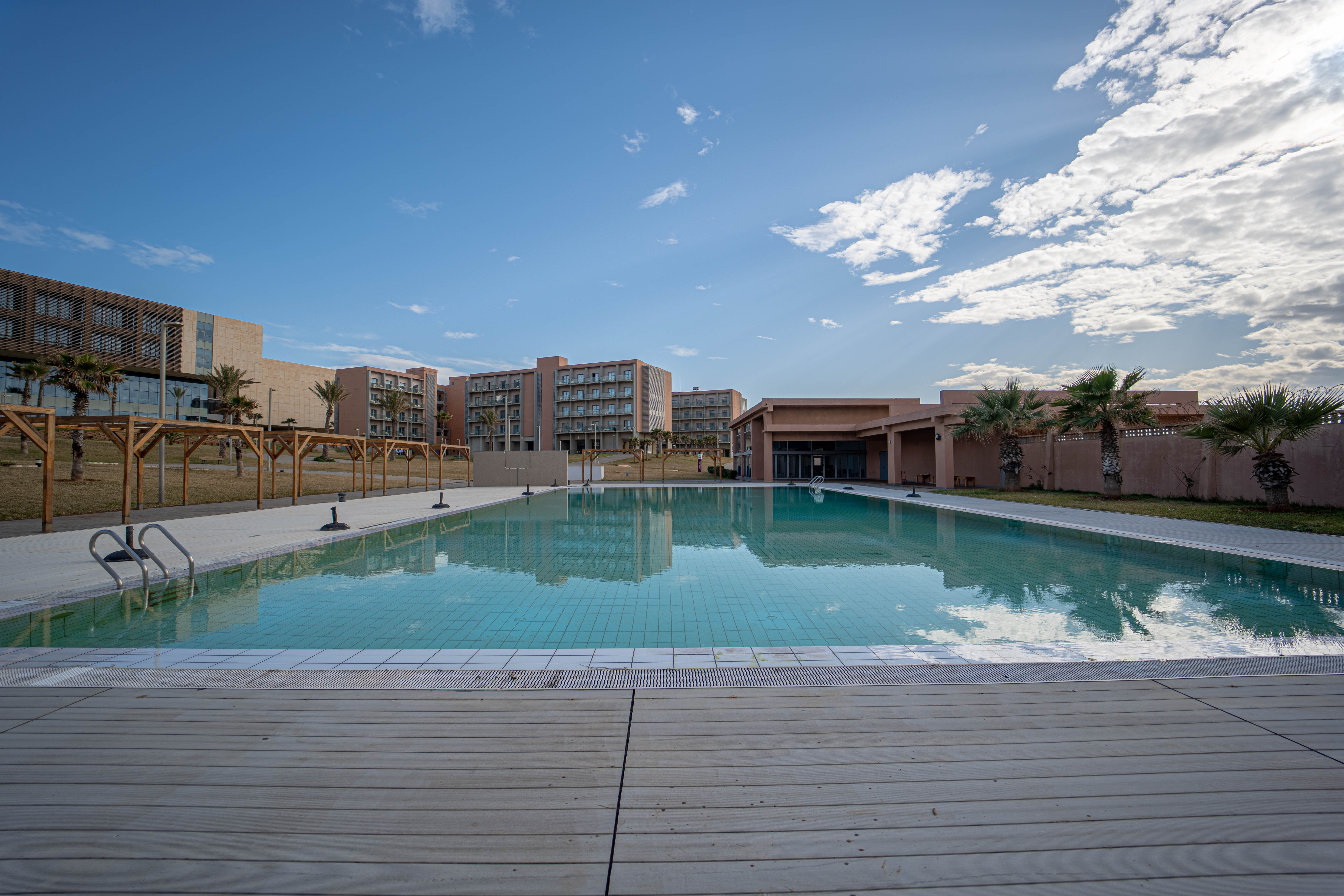 Piscine ESHRA — vue panoramique